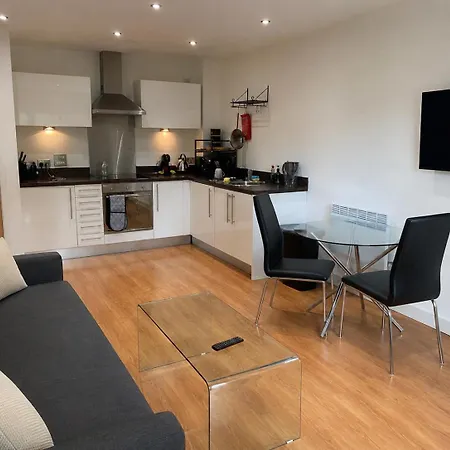 Stylish Entire 1-bed With River Views Apartment Leeds (West Yorkshire)